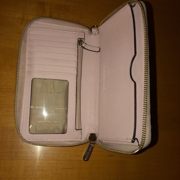 Michael Kors Wallet - Picture 3 of 3